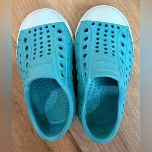Toddler Native Jefferson shoes teal size 5c